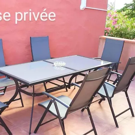 Le Barcares Logement Climatise Pour 6 Personnes, Draps Et Serviettes Non Fournis Air-Conditioned Accommodation For 6 People, Sheets And Towels Not Provided Alojamiento Con Aire Acondicionado Para 6 Personas, Sabanas Y Toallas No Incluidas Exterior foto