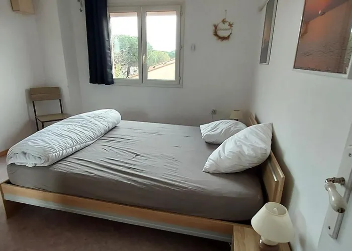 Le Barcares Logement Climatise Pour 6 Personnes, Draps Et Serviettes Non Fournis Air-Conditioned Accommodation For 6 People, Sheets And Towels Not Provided Alojamiento Con Aire Acondicionado Para 6 Personas, Sabanas Y Toallas No Incluidas