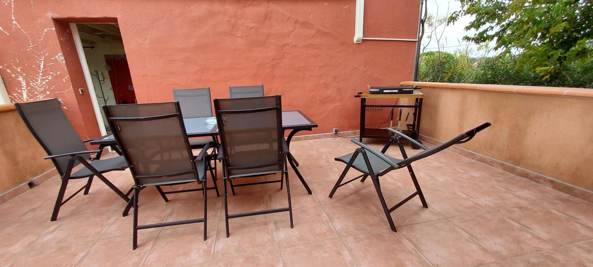 Climatise Pour 6 Personnes, Draps Et Serviettes Non Fournis Air-conditioned For 6 People, Sheets And Towels Not Provided Con Aire Acondicionado 6 Personas, Sabanas Y Toallas No Incluidas Apartment Le Barcares